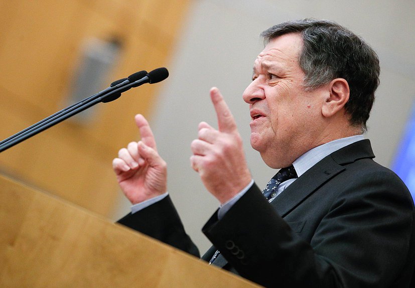 Председатель Комитета по бюджету и налогам Андрей Макаров