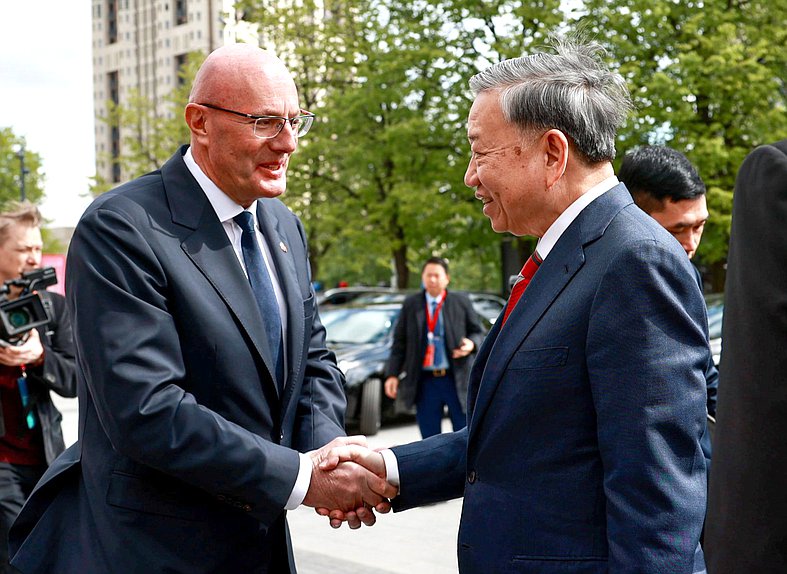 Deputy Prime Minister of the Russian Federation Dmitry Chernyshenko and General Secretary of the Communist Party of Vietnam Central Committee Tô Lâm