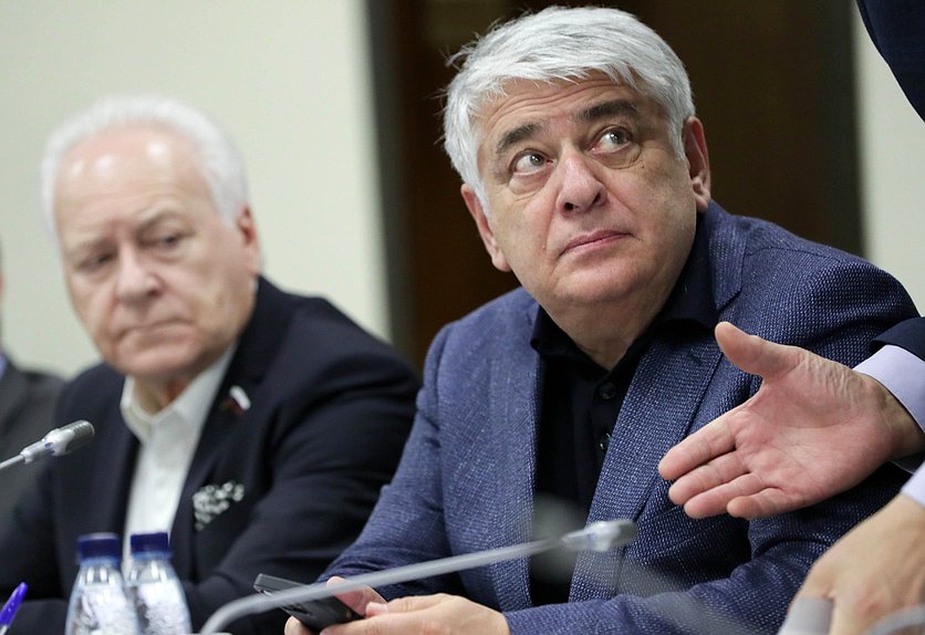 Член Комитета по государственному строительству и законодательству Отари Аршба