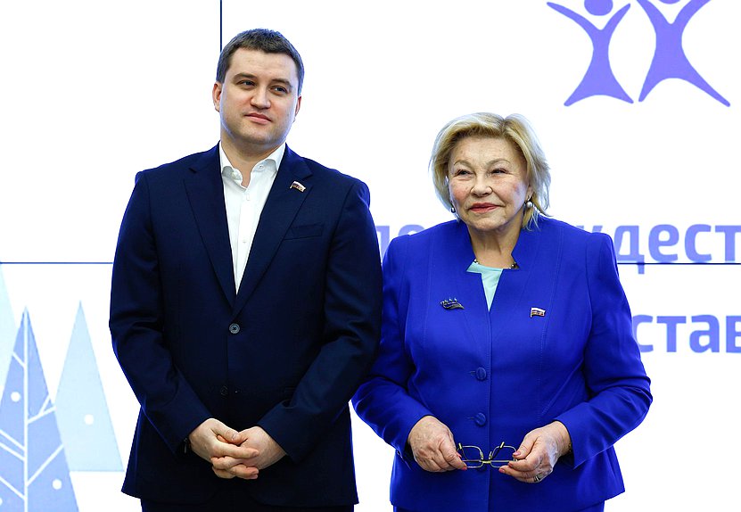 Первый заместитель Председателя Комитета по развитию гражданского общества, вопросам общественных и религиозных объединений Артем Бичаев и Первый заместитель Председателя Комитета по культуре Елена Драпеко