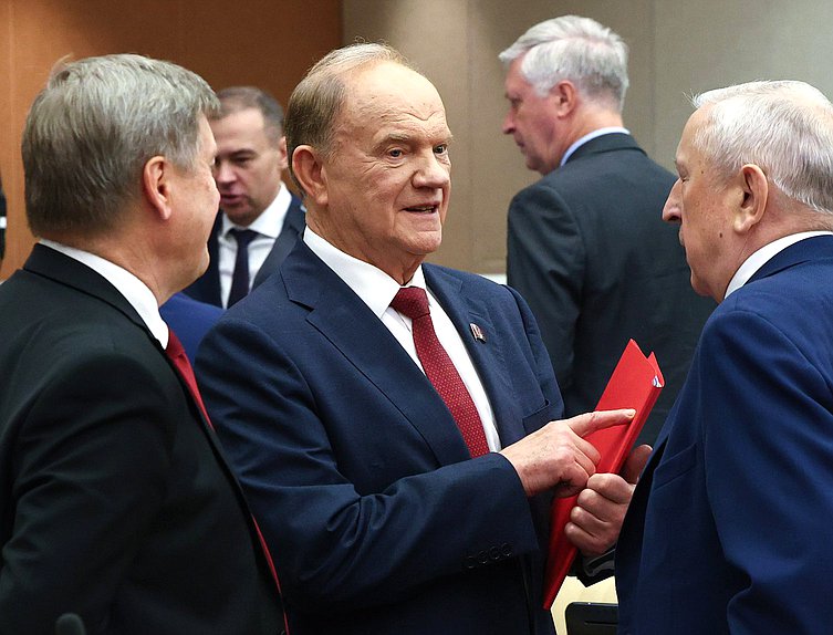 Руководитель фракции КПРФ Геннадий Зюганов