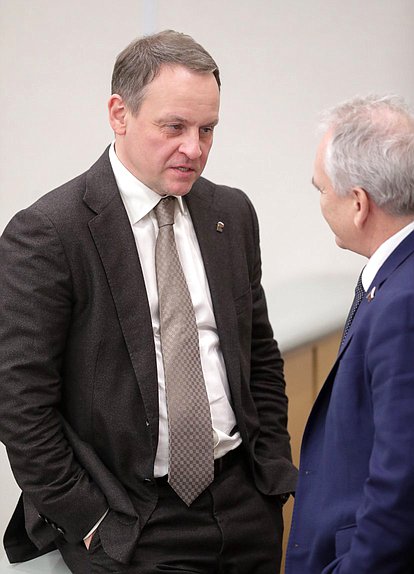 Член Комитета по строительству и жилищно-коммунальному хозяйству Александр Сидякин