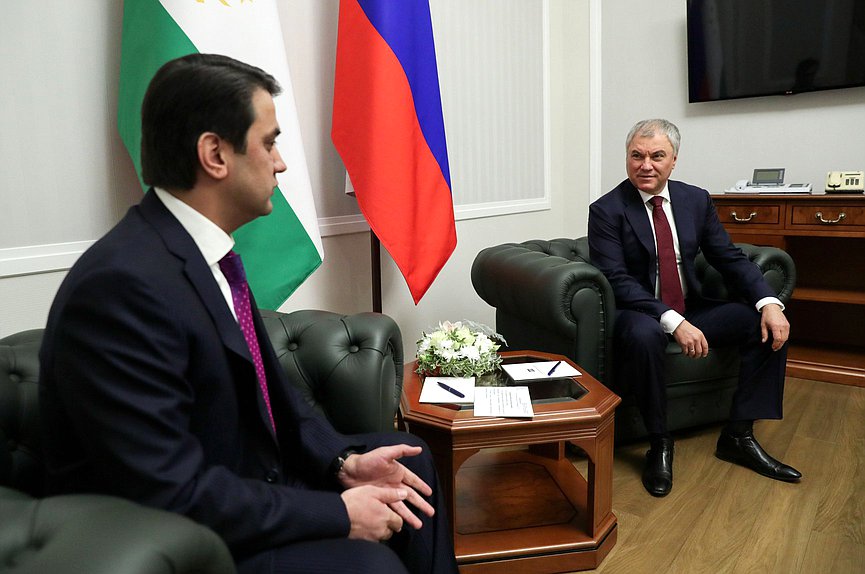 Председатель Государственной Думы Вячеслав Володин и Председатель Маджлиси милли Маджлиси Оли Республики Таджикистан Рустами Эмомали