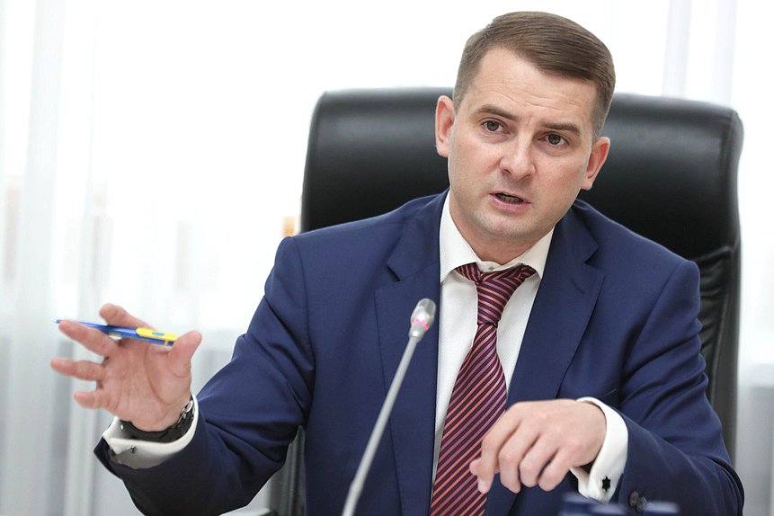 Председатель Комитета по труду, социальной политике и делам ветеранов Ярослав Нилов
