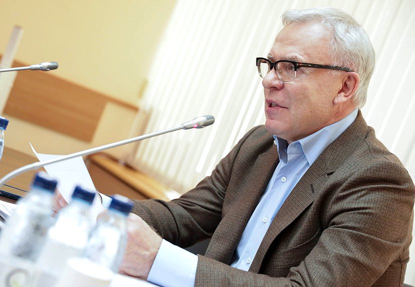 Первый заместитель Председателя Комитета по экологии, природным ресурсам и охране окружающей среды Вячеслав Фетисов