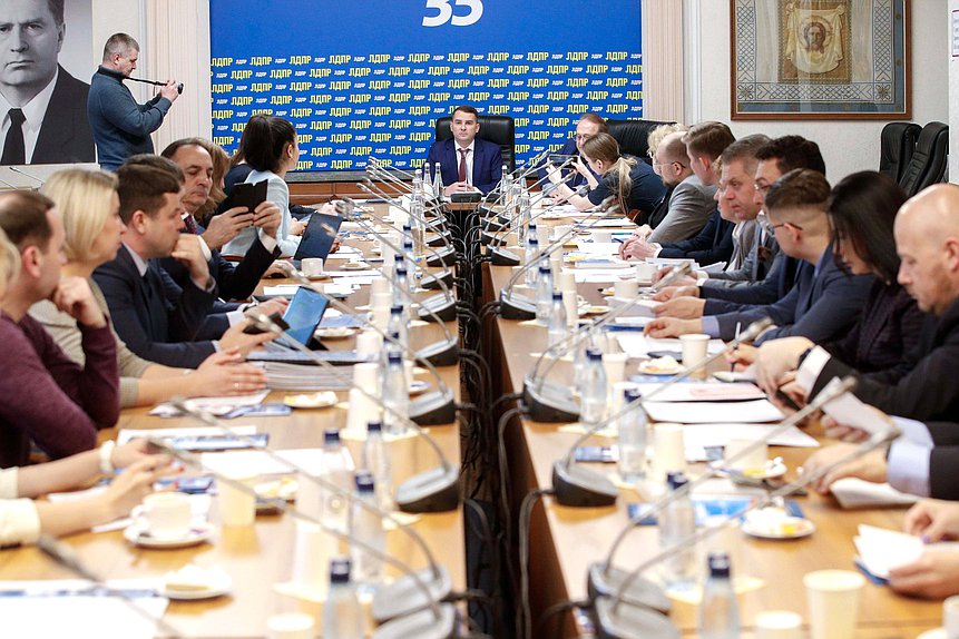 Заседание экспертной рабочей группы Комитета по труду, социальной политике и делам ветеранов на тему «Создание национального проекта по формированию доступной инфраструктуры, инклюзивного туризма для лиц с инвалидностью»