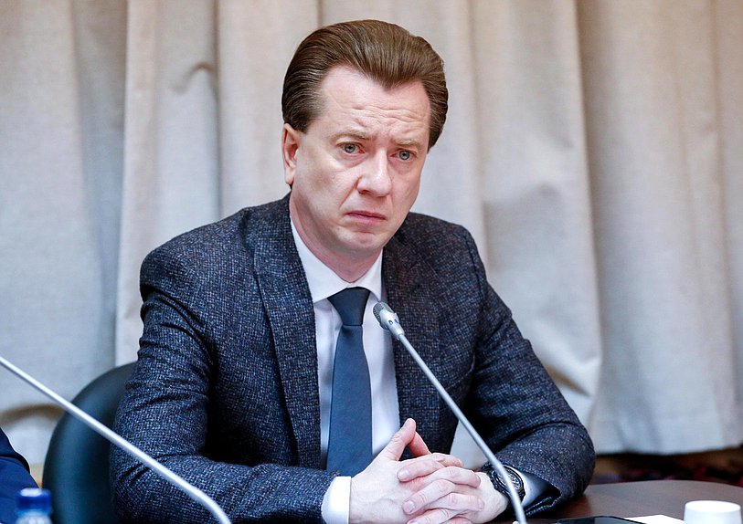 Первый заместитель Председателя Комитета по экологии, природным ресурсам и охране окружающей среды Владимир Бурматов