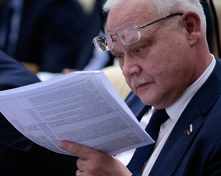 Заместитель Председателя Комиссии по Регламенту и обеспечению деятельности Государственной Думы Евгений Казаков