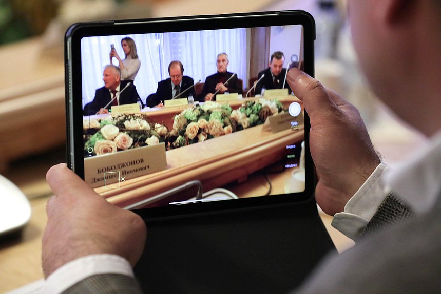 Круглый стол Комитета по аграрным вопросам на тему «Развитие кооперации и поддержка личных подсобных хозяйств: возможности самозанятости»