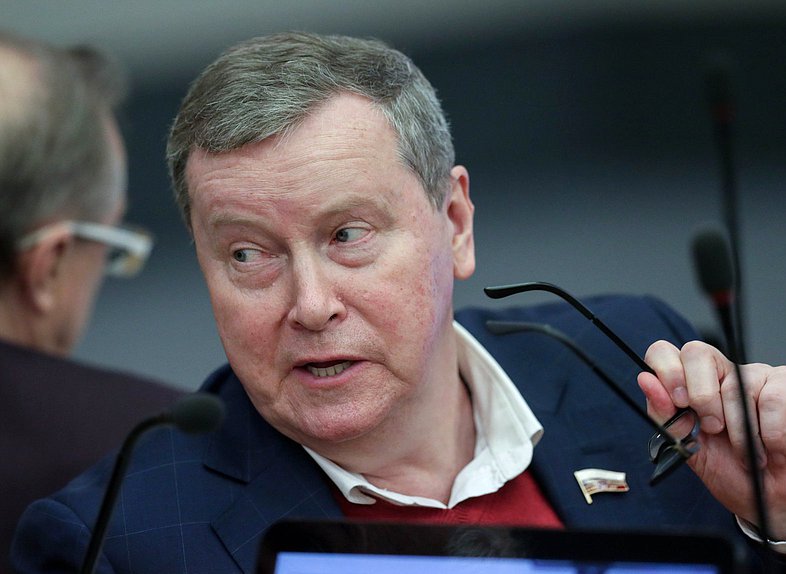 Первый заместитель Председателя Комитета по аграрным вопросам Олег Нилов
