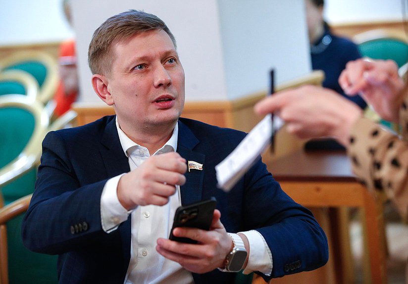 Член Комитета по промышленности и торговле Владимир Плякин