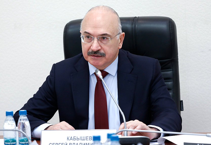 Председатель Комитета по науке и высшему образованию Сергей Кабышев