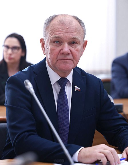 Заместитель Председателя Комитета по охране здоровья Николай Щеглов