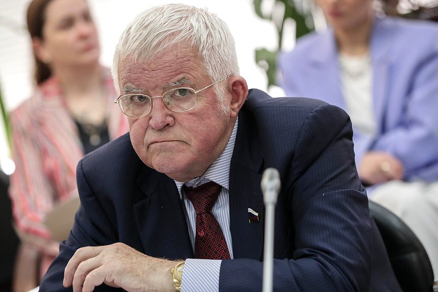 Член Комитета по делам национальностей Николай Борцов