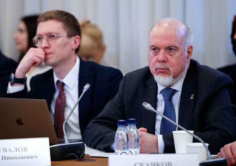 Член Комитета по экологии, природным ресурсам и охране окружающей среды Вадим Шувалов