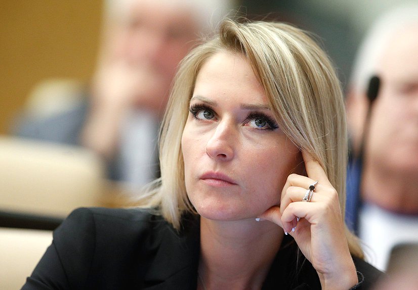 Первый заместитель Председателя Комитета по просвещению Яна Лантратова