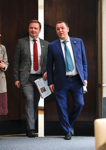 Член Комитета по малому и среднему предпринимательству Алексей Говырин и член Комитета по безопасности и противодействию коррупции Динар Гильмутдинов
