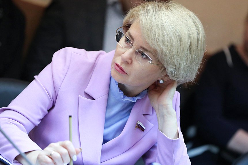 Член Комитета по просвещению Эльвира Аиткулова