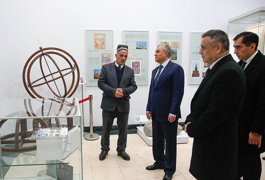 Председатель Государственной Думы Вячеслав Володин осмотрел обсерваторию Улугбека в Самарканде