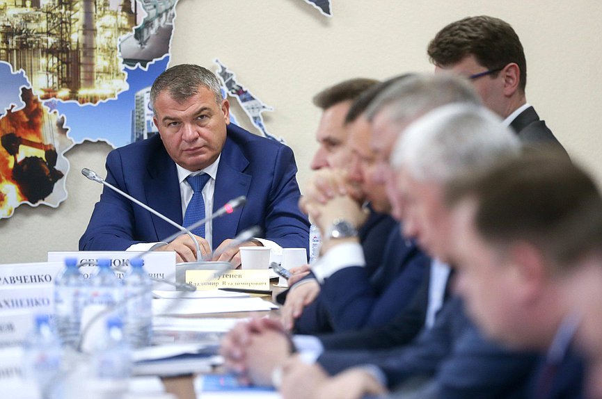 Индустриальный директор авиакластера «Ростеха» Анатолий Сердюков