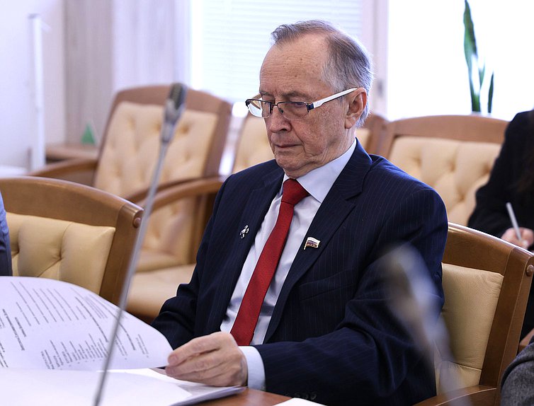 Первый заместитель Председателя Комитета по развитию гражданского общества, вопросам общественных и религиозных объединений Николай Бурляев