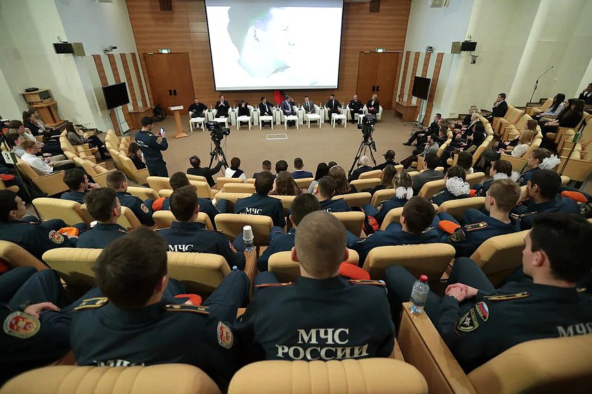 Круглый стол на тему: «Здоровый образ жизни — основа благополучия российской нации»