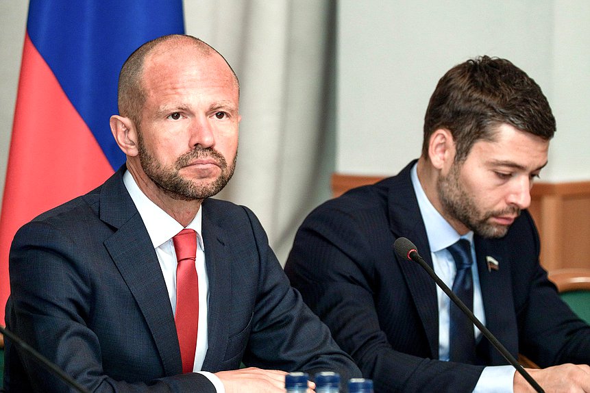 Первый заместитель Председателя Комитета по строительству и жилищно-коммунальному хозяйству Роман Лябихов