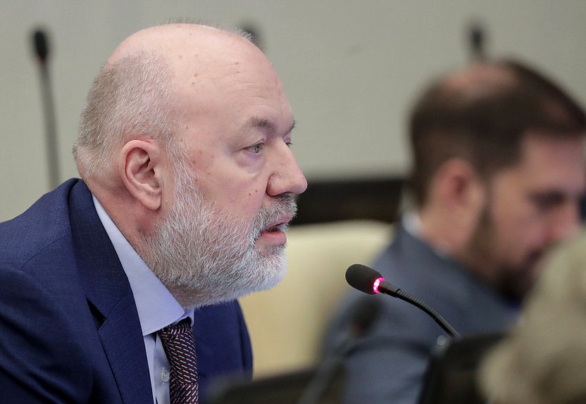Председатель Комитета по государственному строительству и законодательству Павел Крашенинников