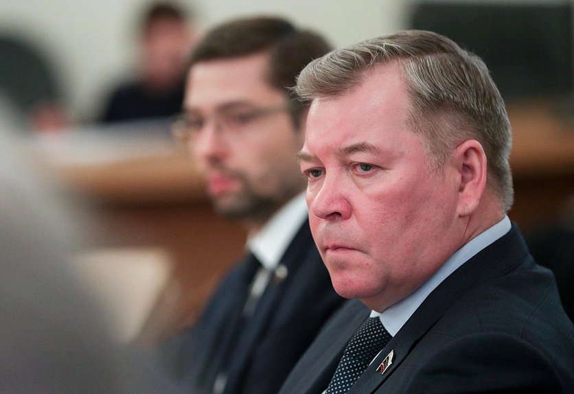Член Комитета по природным ресурсам, собственности и земельным отношениям Николай Малов