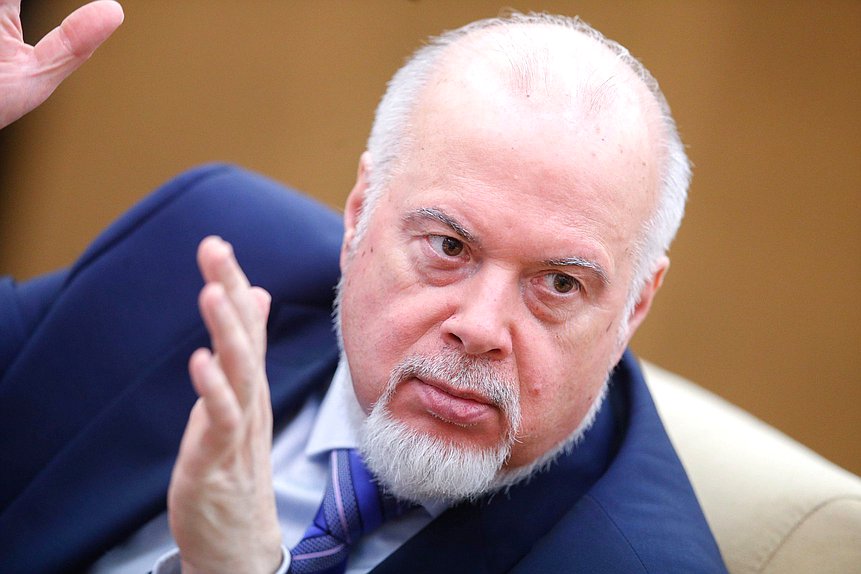 Заместитель Председателя Комитета по развитию гражданского общества, вопросам общественных и религиозных объединений Сергей Обухов