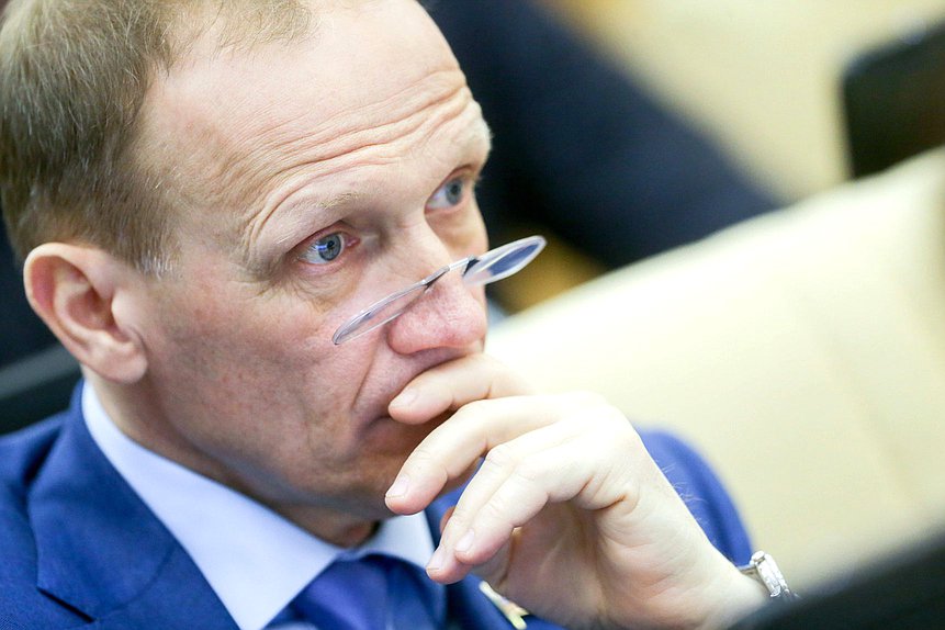Член Комитета по экологии и охране окружающей среды Владимир Драчев