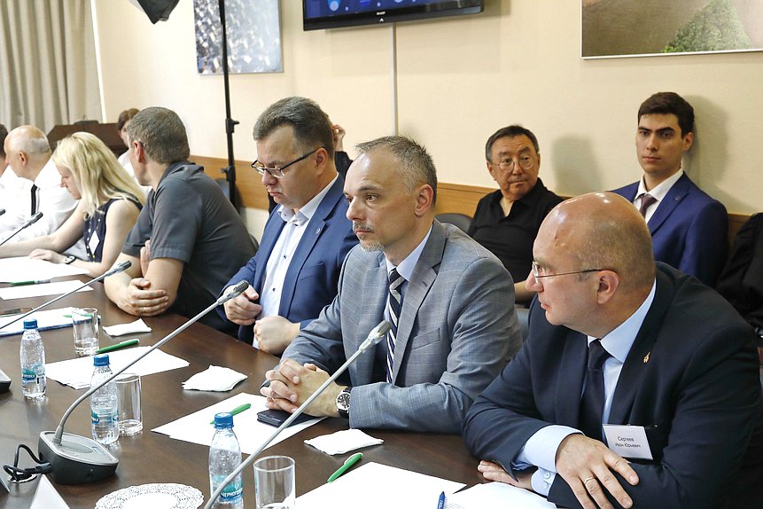 Круглый стол на тему «Влияние изменения климата на вечную мерзлоту, безопасность освоения Арктической зоны»