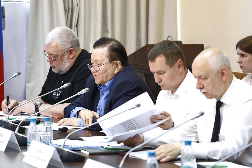 Круглый стол на тему «Влияние изменения климата на вечную мерзлоту, безопасность освоения Арктической зоны»