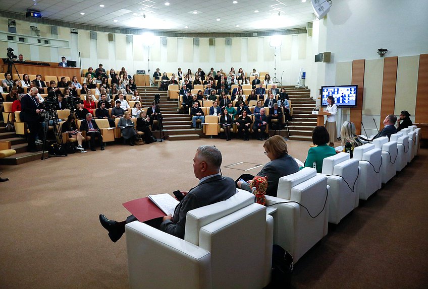 Круглый стол на тему «Игрушки как канал скрытой пропаганды: визуальные образы, маркировка, проверка, квоты»