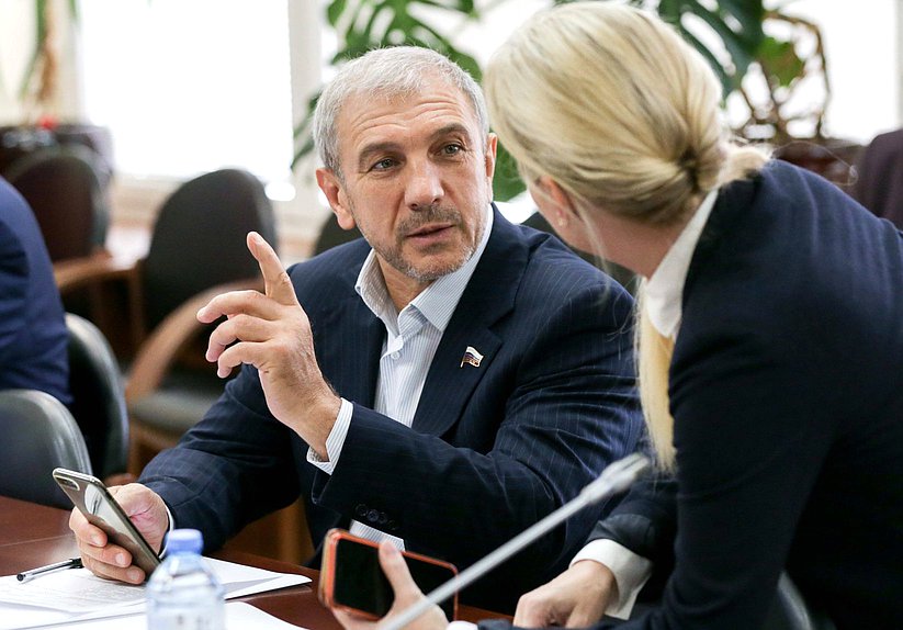 Член Комитета по делам национальностей Алихан Харсиев