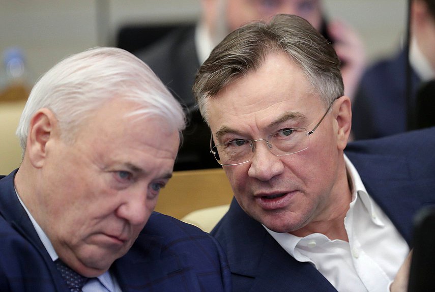 Председатель Комитета по финансовому рынку Анатолий Аксаков и заместитель Председателя Комитета по промышленности и торговле Александр Терентьев