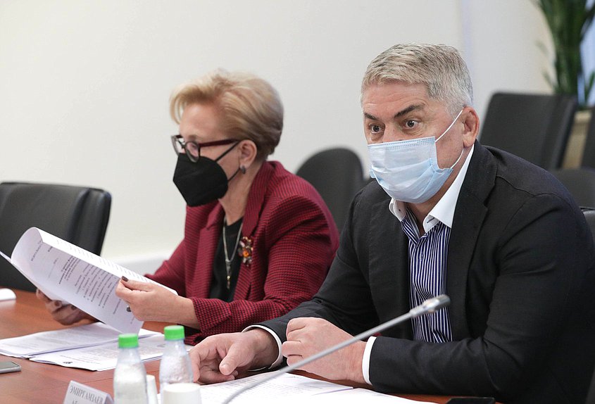 Член Комитета по энергетике Абдулгамид Эмиргамзаев