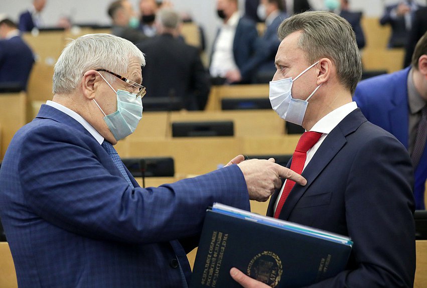 Заместители Председателя Комитета по безопасности и противодействию коррупции Эрнест Валеев и Анатолий Выборный