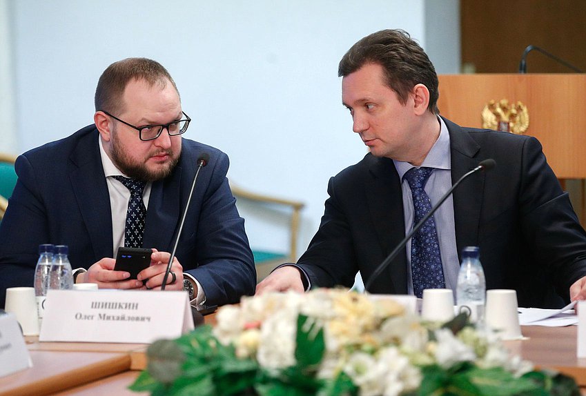 Круглый стол Комитета по строительству и жилищно-коммунальному хозяйству на тему «Механизмы стимулирования рынка жилищного строительства: проектное финансирование и ипотека»