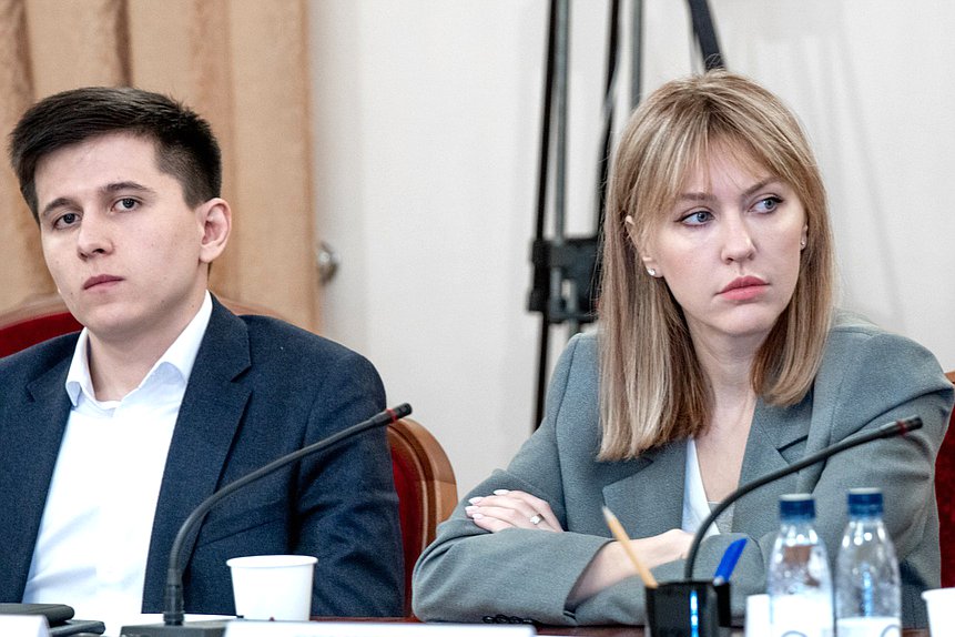 Первые заместители Председателя Комитета по просвещению Алена Аршинова и Максим Гулин