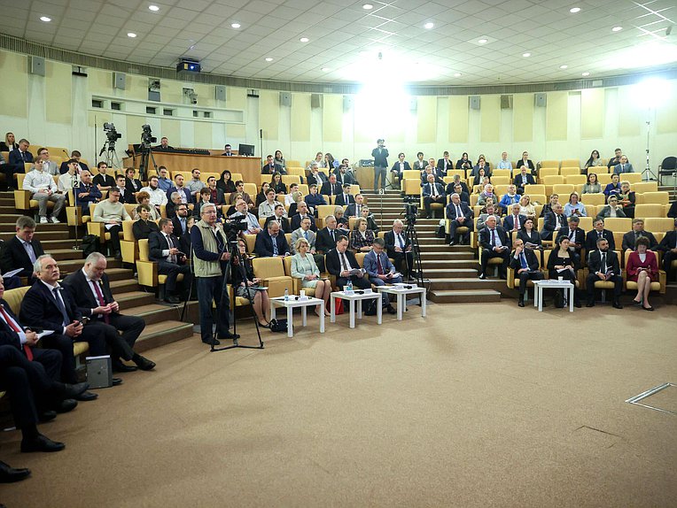 расширенное заседание Комитета по развитию Дальнего Востока и Арктики на тему «Об актуальных вопросах социально-экономического и инфраструктурного развития Арктической зоны Российской Федерации»