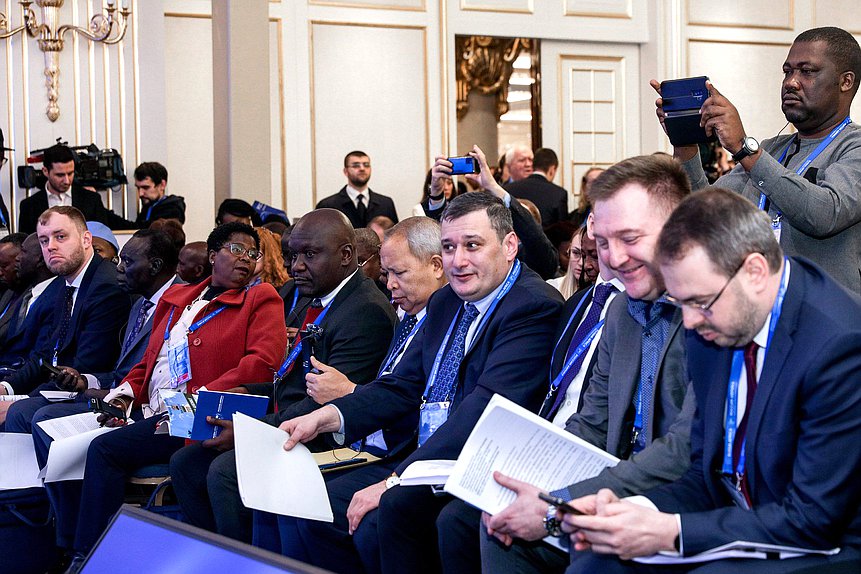 Round table discussion on the topic “Parliamentary Support of Scientific and Educational Cooperation” at the Second International Parliamentary Conference “Russia-Africa”