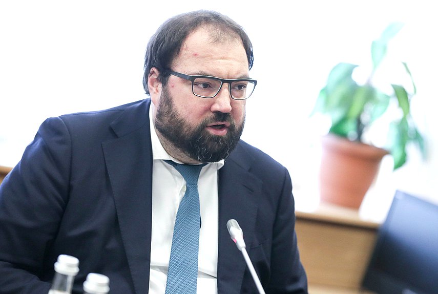 Министр цифрового развития, связи и массовых коммуникаций РФ Максут Шадаев