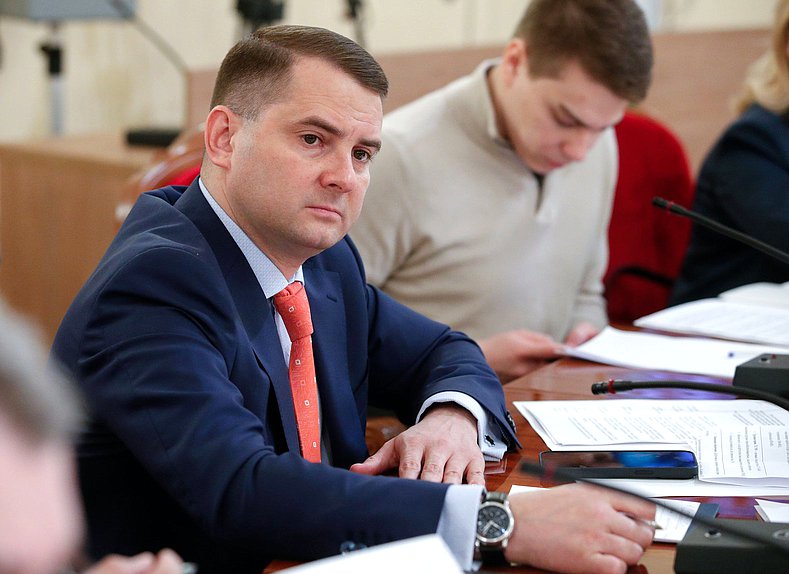 Председатель Комитета по труду, социальной политике и делам ветеранов Ярослав Нилов