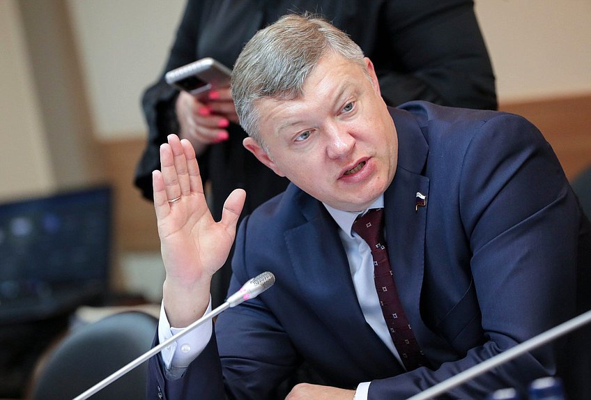 Заместитель Председателя Комитета по экологии, природным ресурсам и охране окружающей среды Евгений Марков
