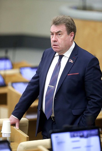 Член фракции КПРФ Дмитрий Кузякин