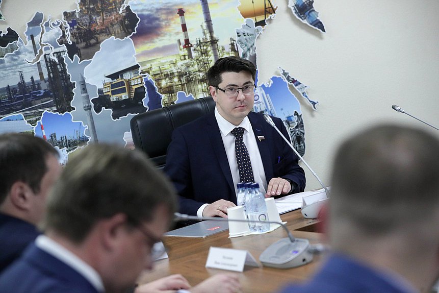 Заместитель Председателя Комитета по промышленности и торговле Александр Спиридонов