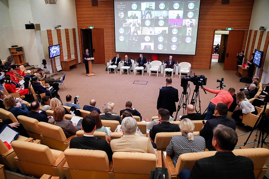 Круглый стол Комитета по развитию гражданского общества, вопросам общественных и религиозных объединений, посвященный консолидации деятелей культуры и творческих союзов во имя защиты и развития России