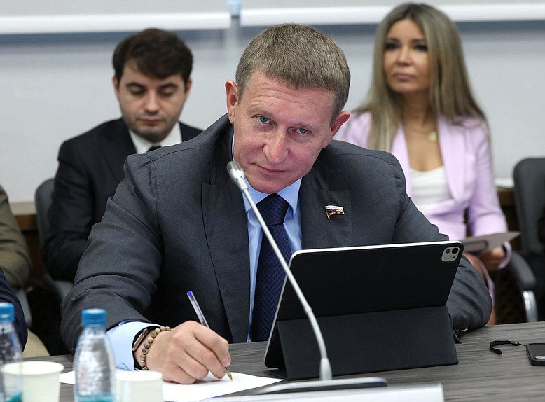 Член Комитета по контролю Дмитрий Скриванов