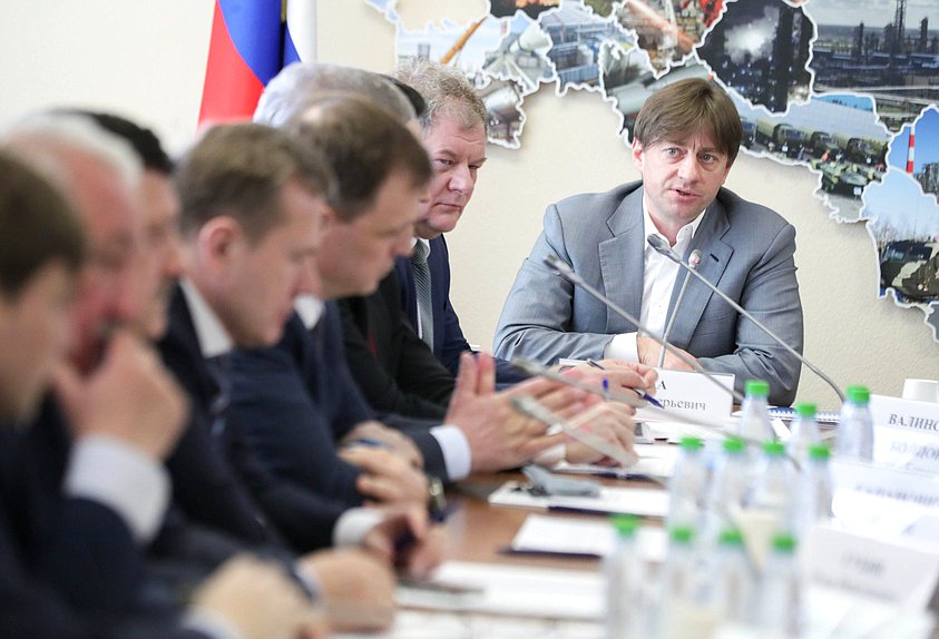 Председатель Экспертного совета при Комитете по экономической политике, промышленности, инновационному развитию и предпринимательству по развитию транспортного машиностроения, генеральный директор АО «Трансмашхолдинг» Кирилл Липа